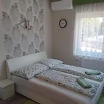 아파트 Gyarmati