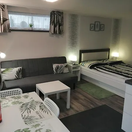 Gyarmati * שיופוק