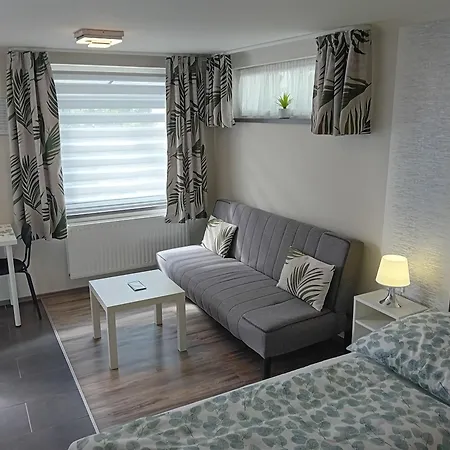 Gyarmati * שיופוק